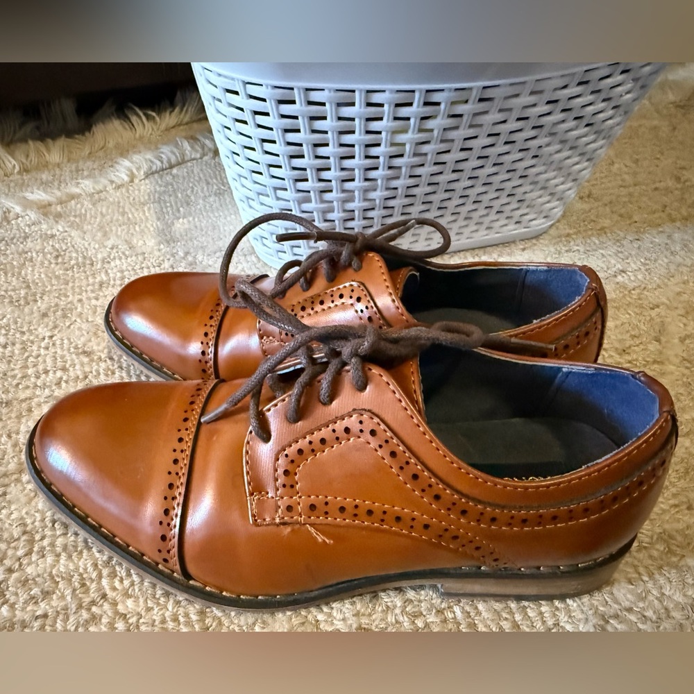Classic Kids Brown Dress Brogues with Lace-Up Closure